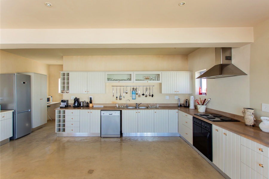 6 Bedroom Property for Sale in Paradise Beach Western Cape